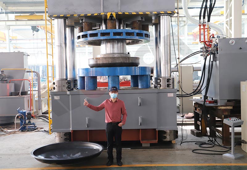 3000噸封頭拉伸液壓機(jī) 3000噸封頭拉伸液壓機(jī)