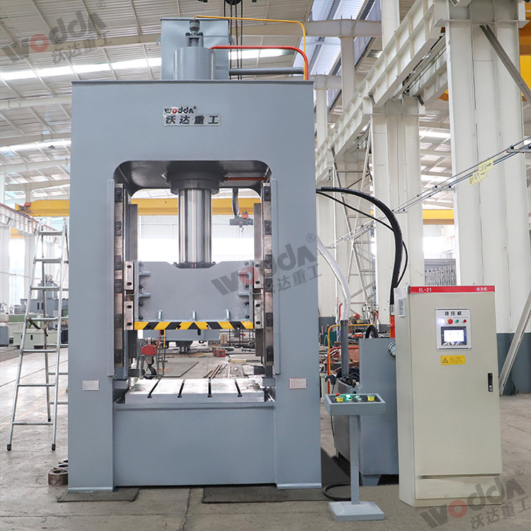 200噸框架液壓機(圖2) 200噸框架液壓機(圖2)