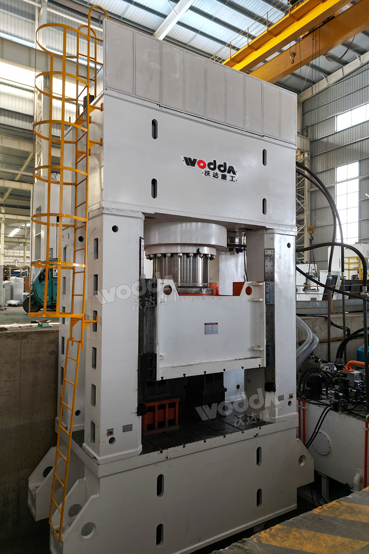 2500噸熱模鍛液壓機(jī) 2500噸熱模鍛液壓機(jī)