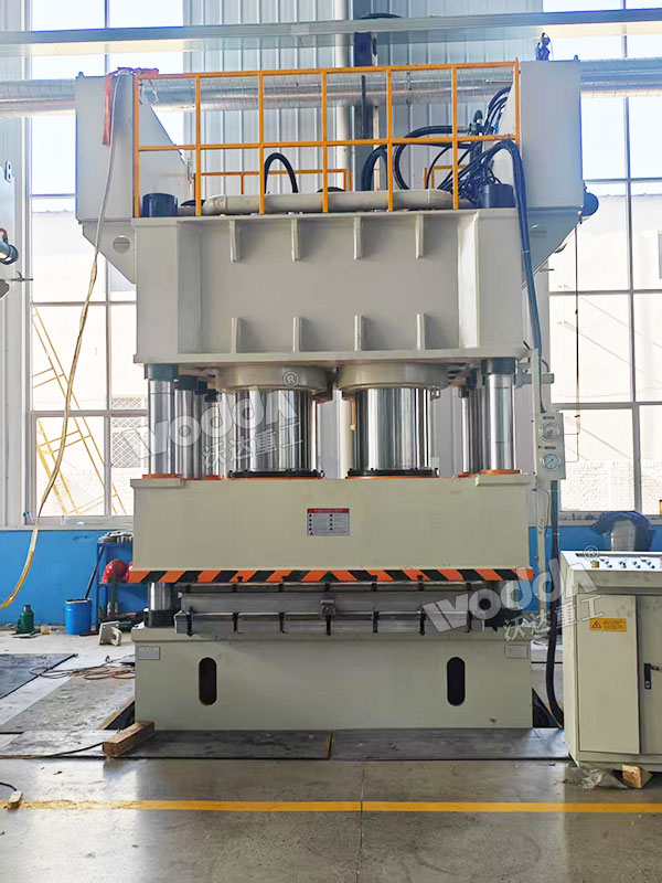 3600噸壓濾機濾板成型液壓機現(xiàn)場