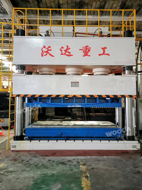 1250噸不銹鋼水箱板液壓機 1250噸不銹鋼水箱板液壓機